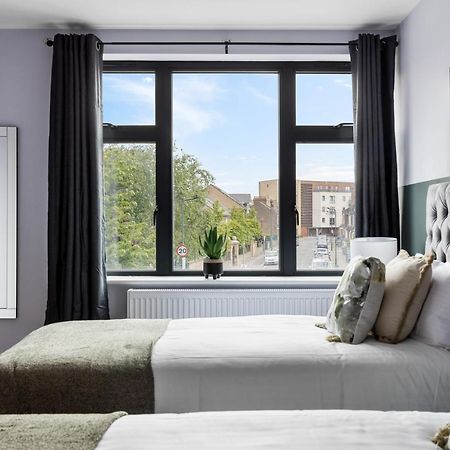 Stylish & Spacious 3 Bed Apartment With Fast Wifi, Close To Tube & Wembly Лондон Экстерьер фото