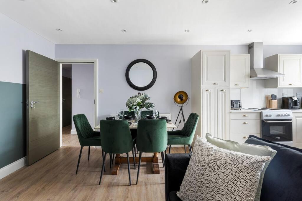 Stylish & Spacious 3 Bed Apartment With Fast Wifi, Close To Tube & Wembly Лондон Экстерьер фото